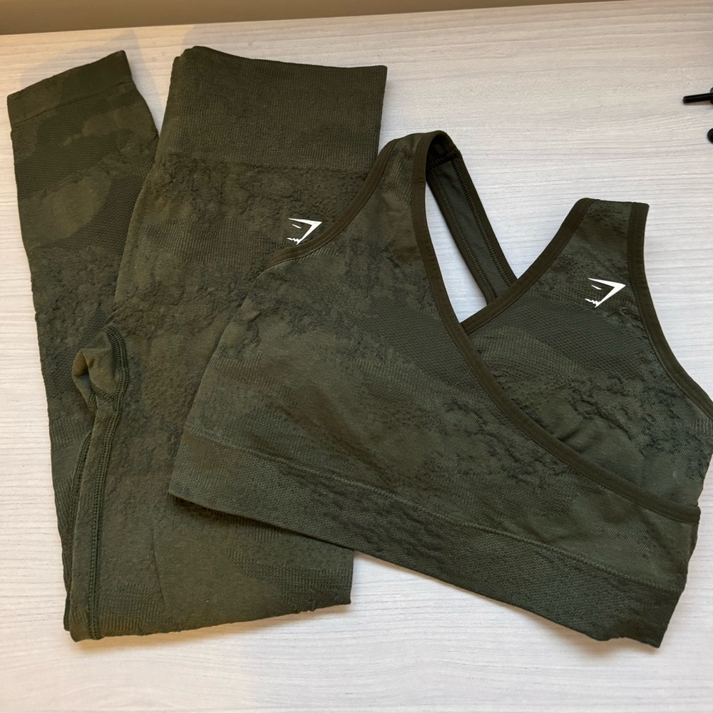 Gymshark Deep Green Sports Bra and Leggings Set